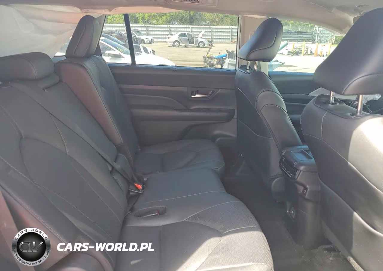 2024 Toyota Grand Highlander Limited VIN:5TDAAAB58RS013007 - 10
