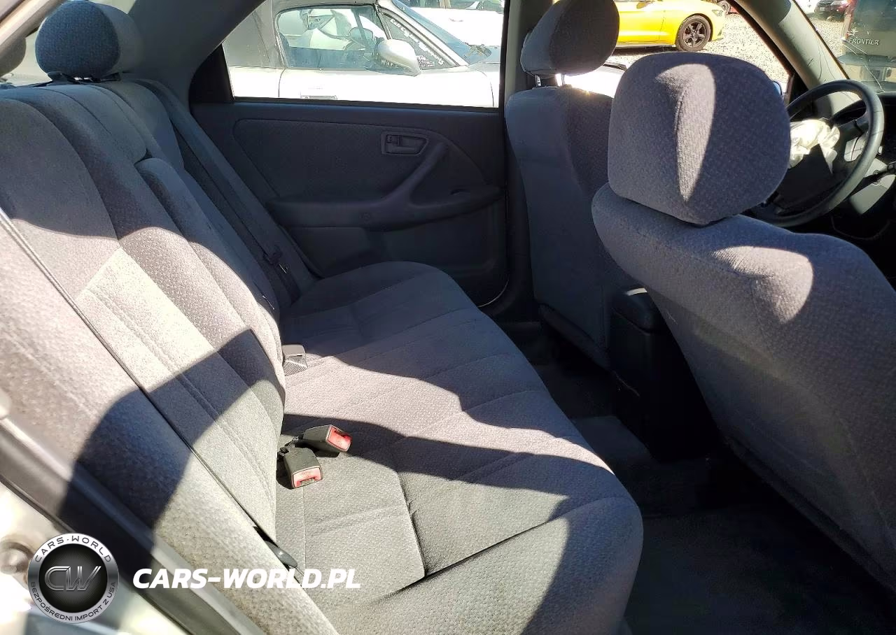2000 Toyota Camry Le VIN:JT2BG22K1Y0388875 - 10