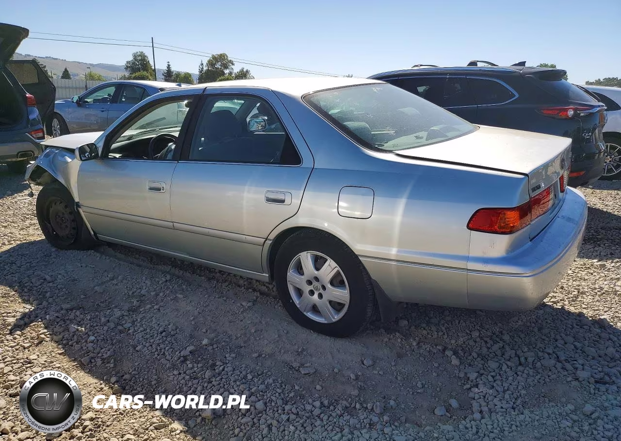 2000 Toyota Camry Le VIN:JT2BG22K1Y0388875 - 2