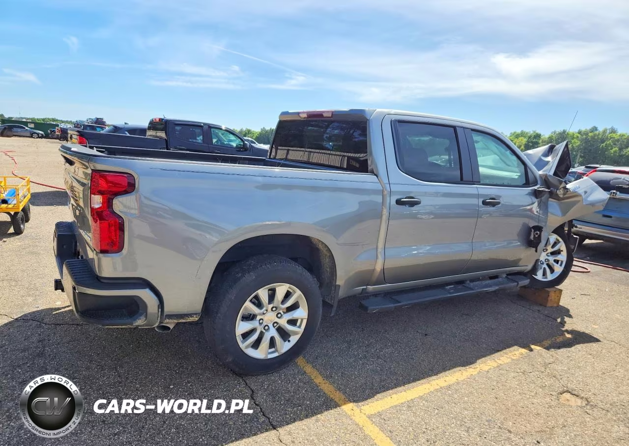 2024 Chevrolet Silverado C1500 Custom VIN:1GCPABEK6RZ121836 - 3