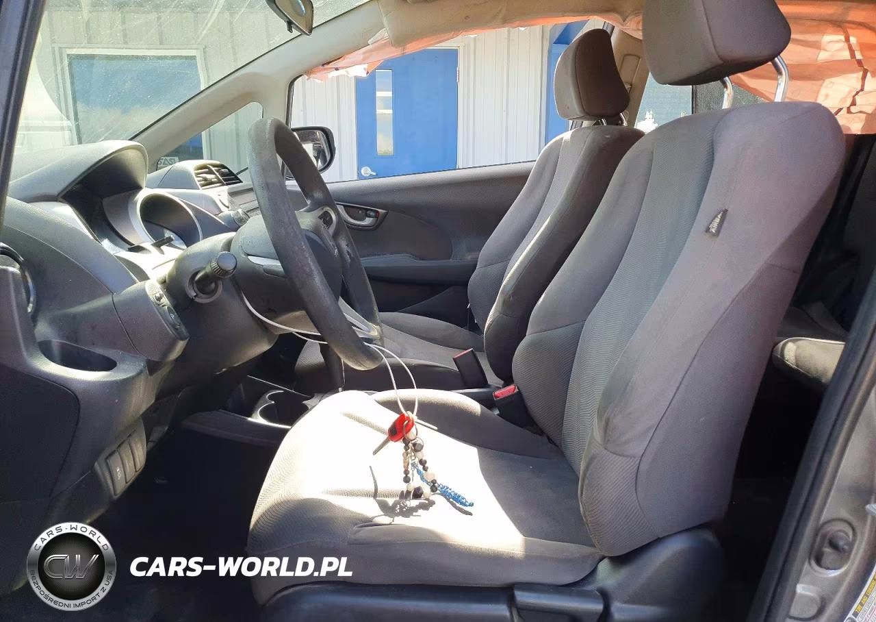 2013 Honda Fit VIN:JHMGE8H37DC025803 - 7