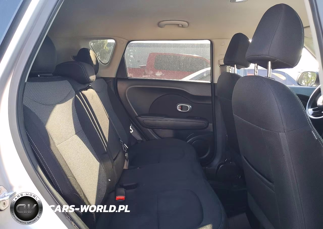 2018 Kia Soul + VIN:KNDJP3A53J7595172 - 10