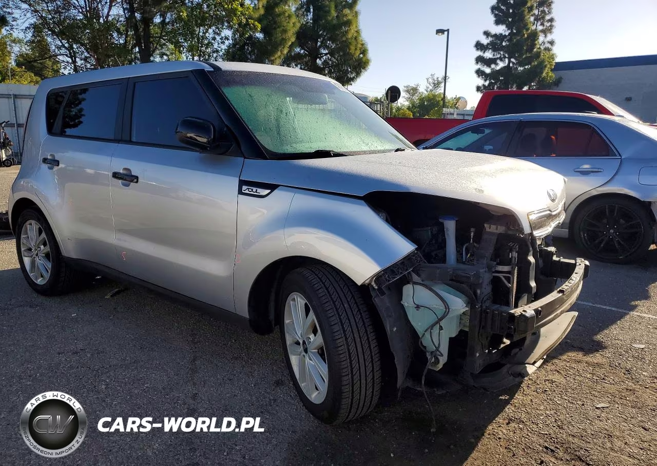 2018 Kia Soul + VIN:KNDJP3A53J7595172 - 4