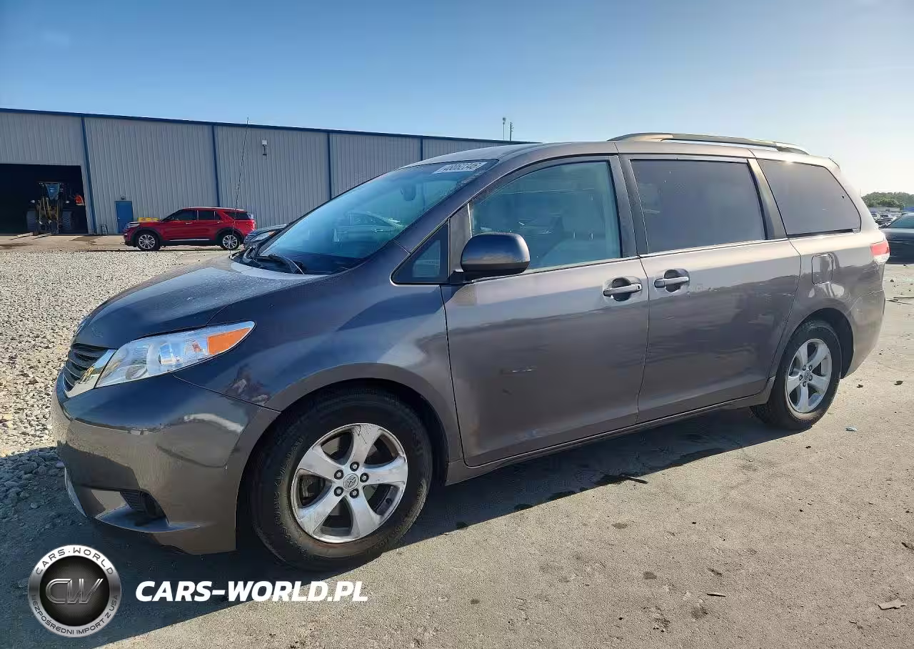 2011 Toyota Sienna Le 8-Passenger