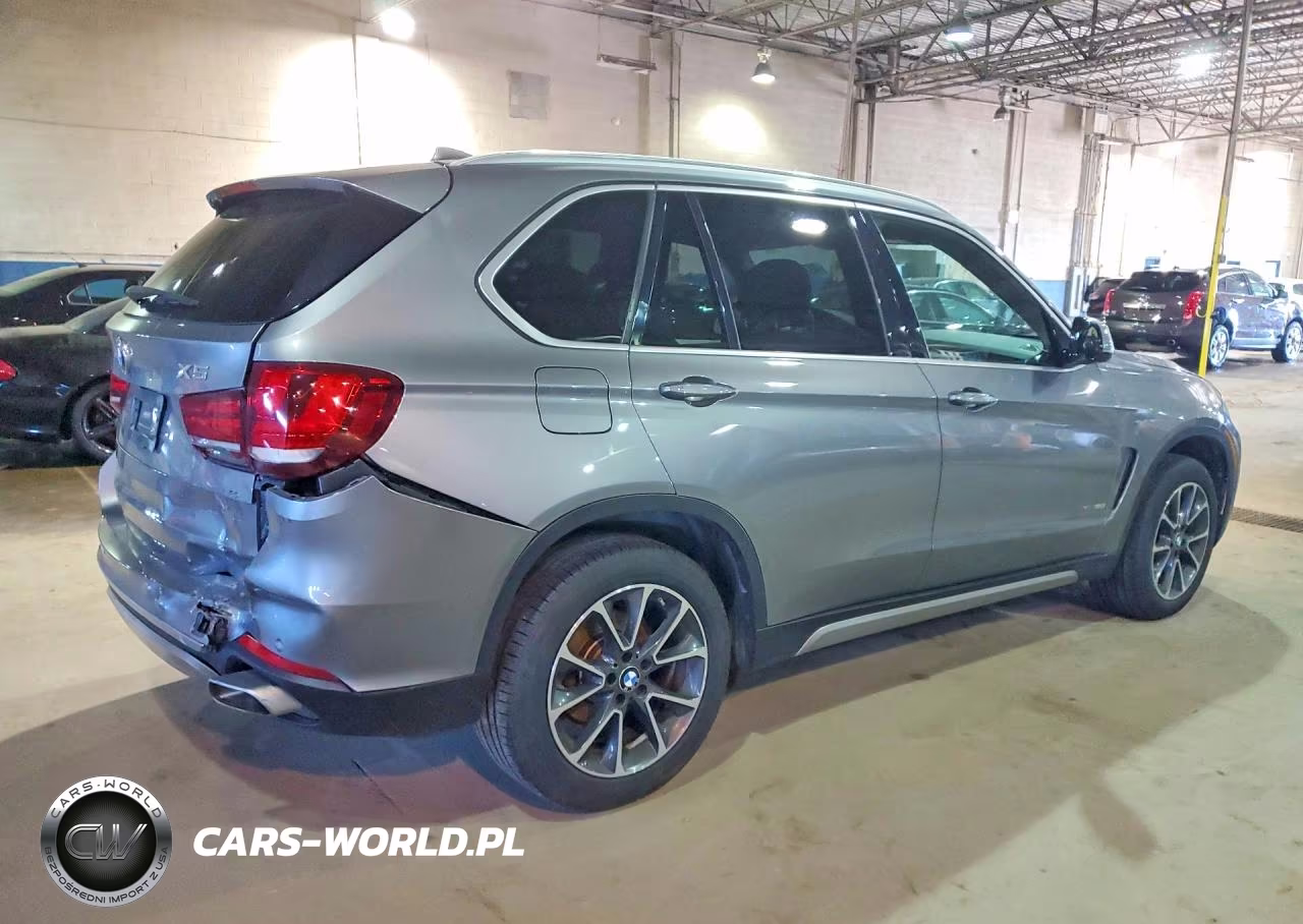 2018 BMW X5 xDrive35I VIN:5UXKR0C5XJL074448 - 3