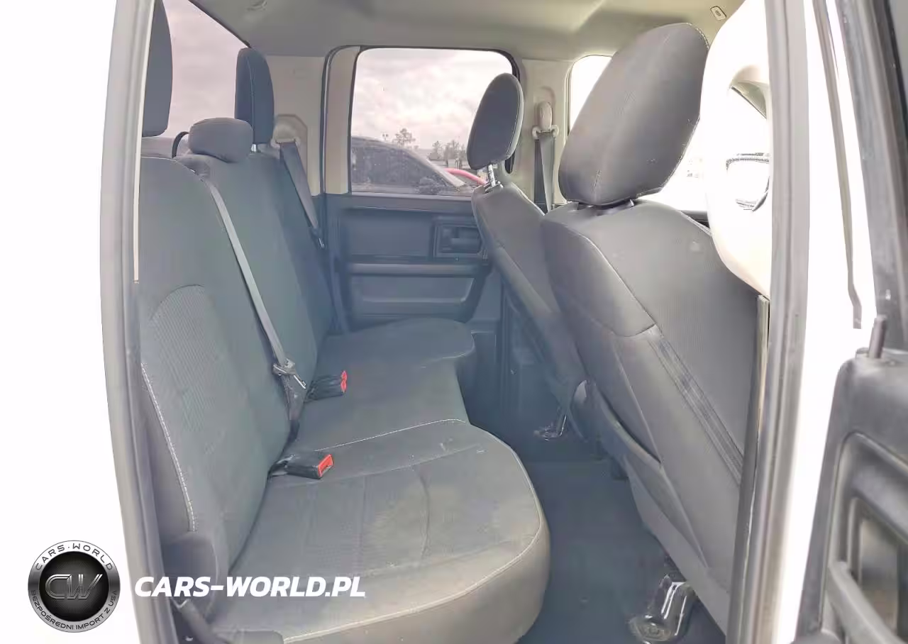 2021 Ram 1500 Classic Tradesman VIN:1C6RR6FT5MS576105 - 10