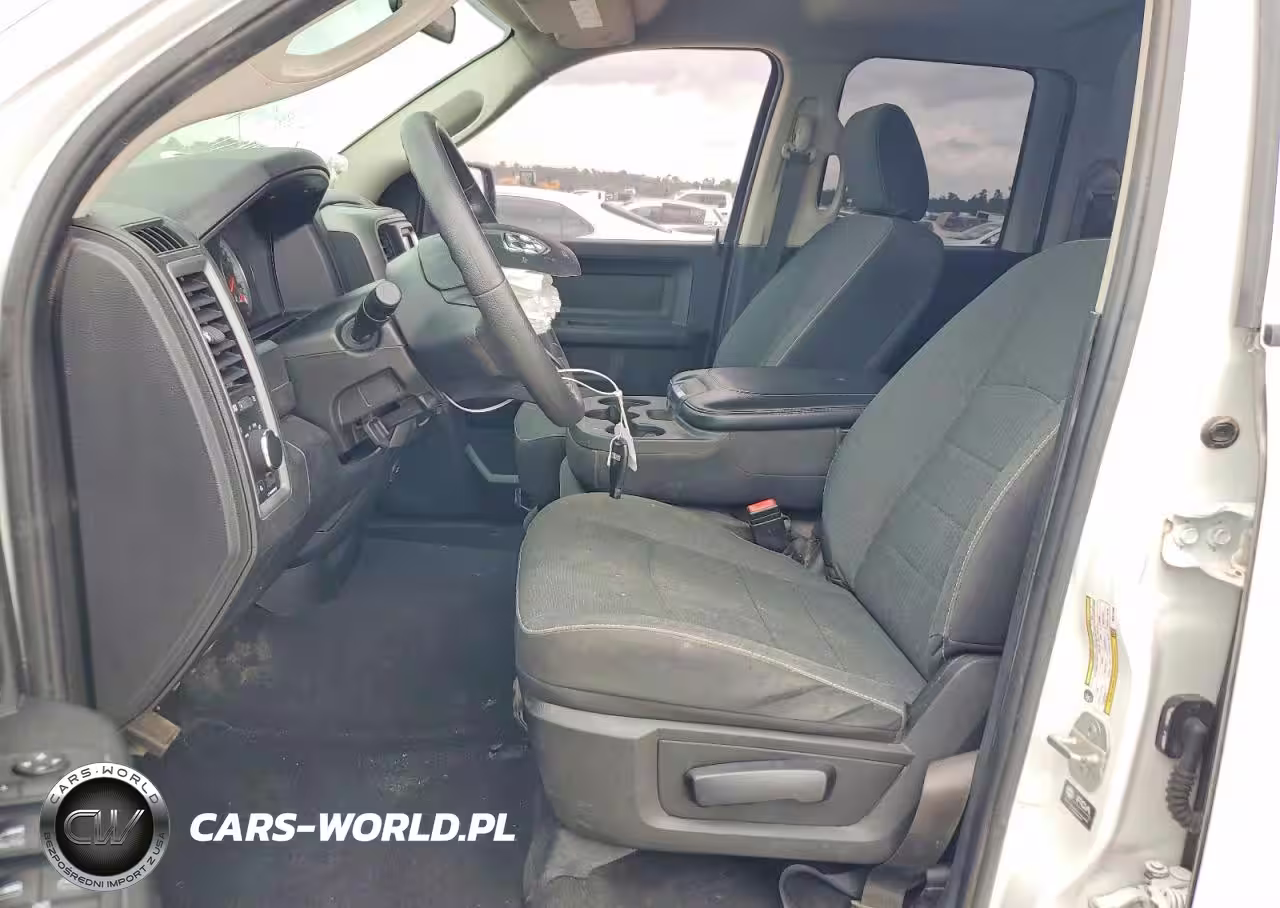 2021 Ram 1500 Classic Tradesman VIN:1C6RR6FT5MS576105 - 7
