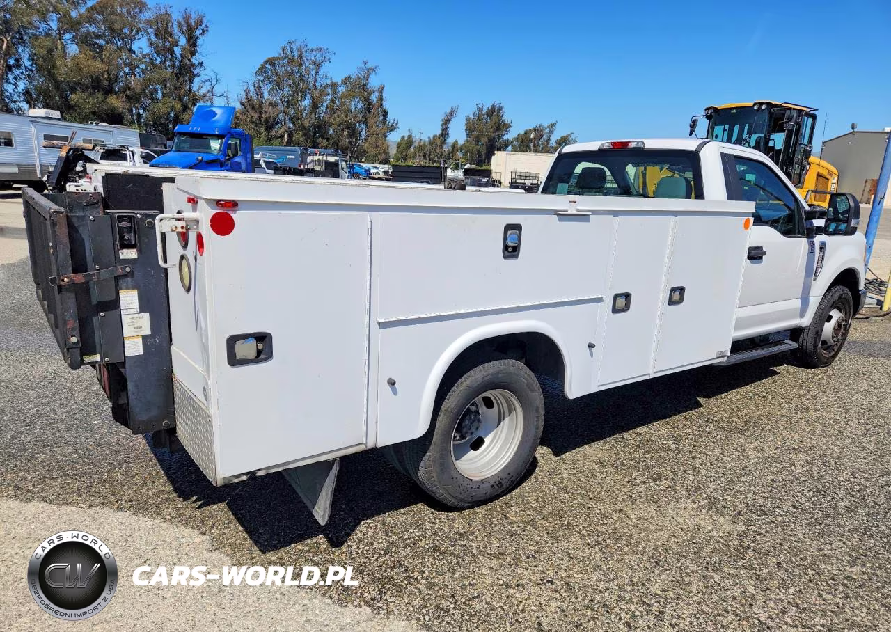 2017 Ford F350 Super Duty Utility - Service Truck VIN:1FDRF3G62HEC47452 - 3
