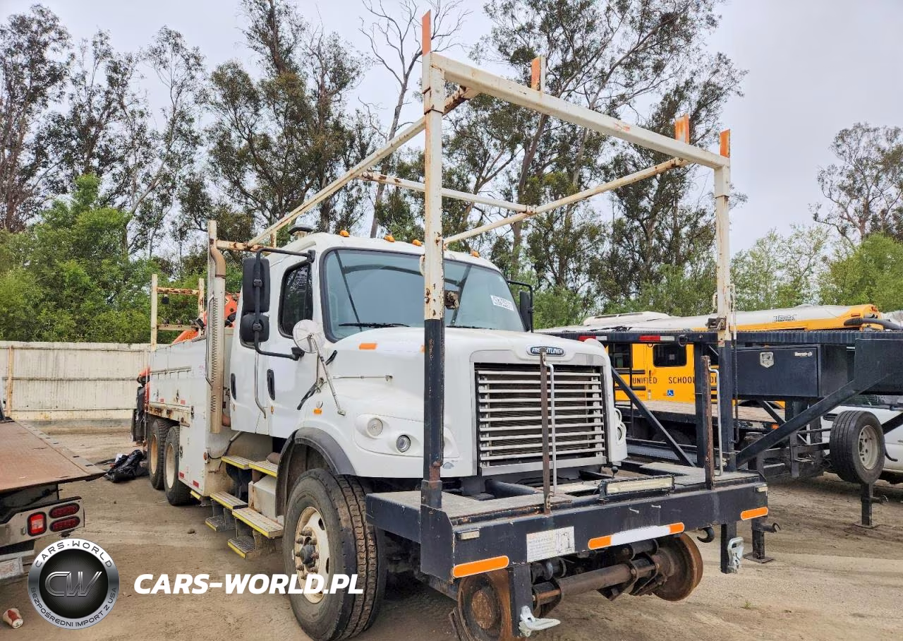 2013 Freightliner M2 106 Heavy Duty