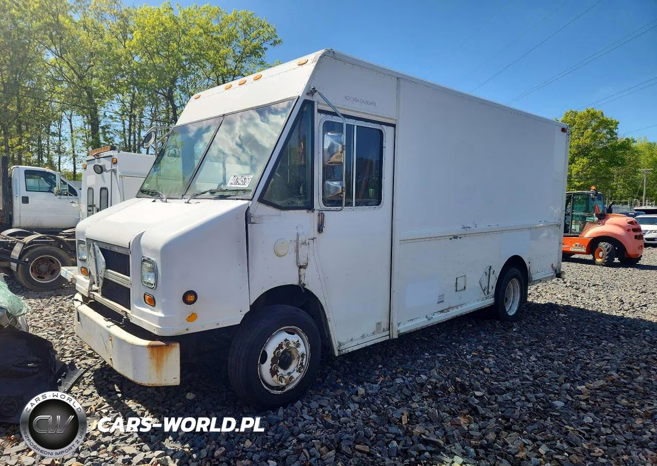 2004 Freightliner Mt45G Delivery Truck