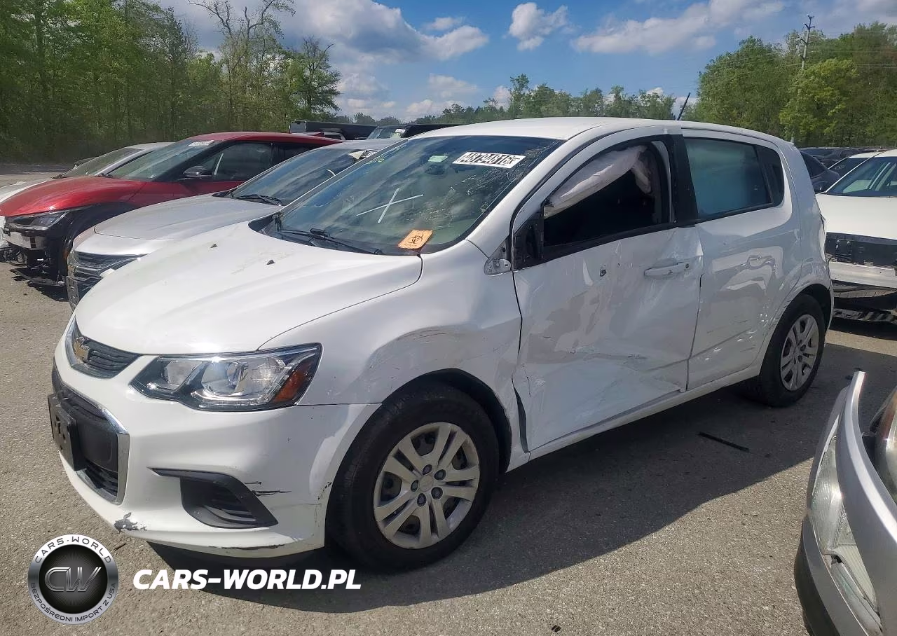 2018 Chevrolet Sonic – zdjęcie 1 z 12