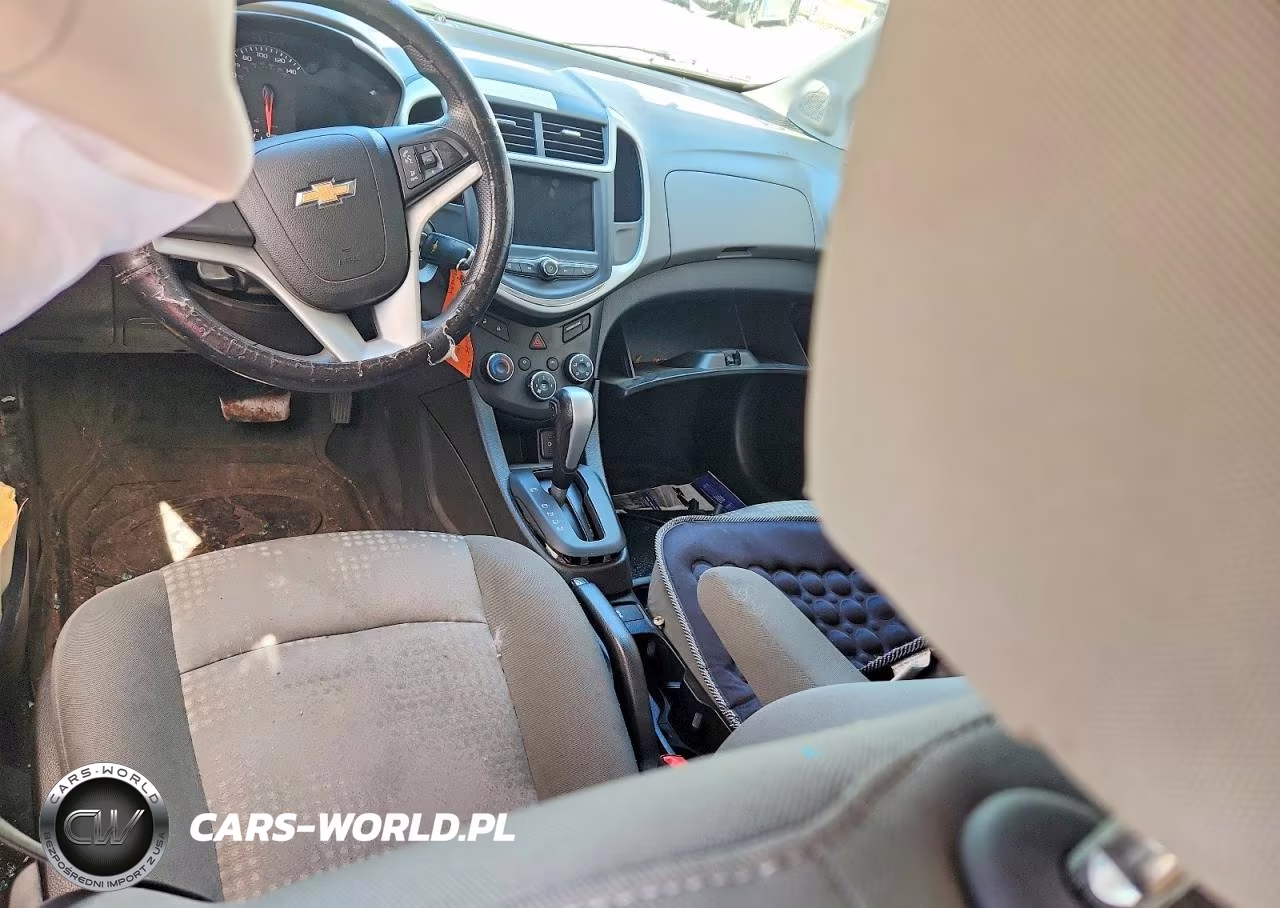 2018 Chevrolet Sonic VIN:1G1JG6SH1J4105526 - 8