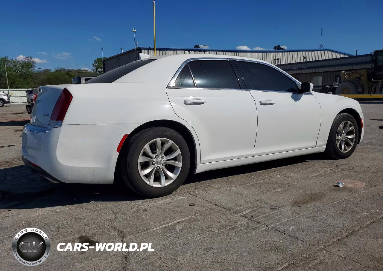 2016 Chrysler 300 Limited VIN:2C3CCAAG3GH206655 - 3