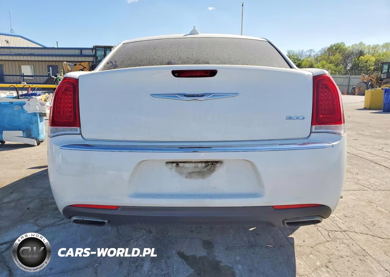 2016 Chrysler 300 Limited VIN:2C3CCAAG3GH206655 - 6