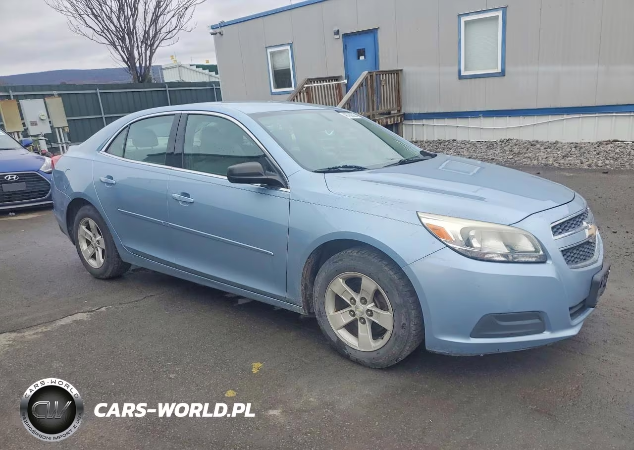 2013 Chevrolet Malibu Ls VIN:1G11B5SA1DU120186 - 4