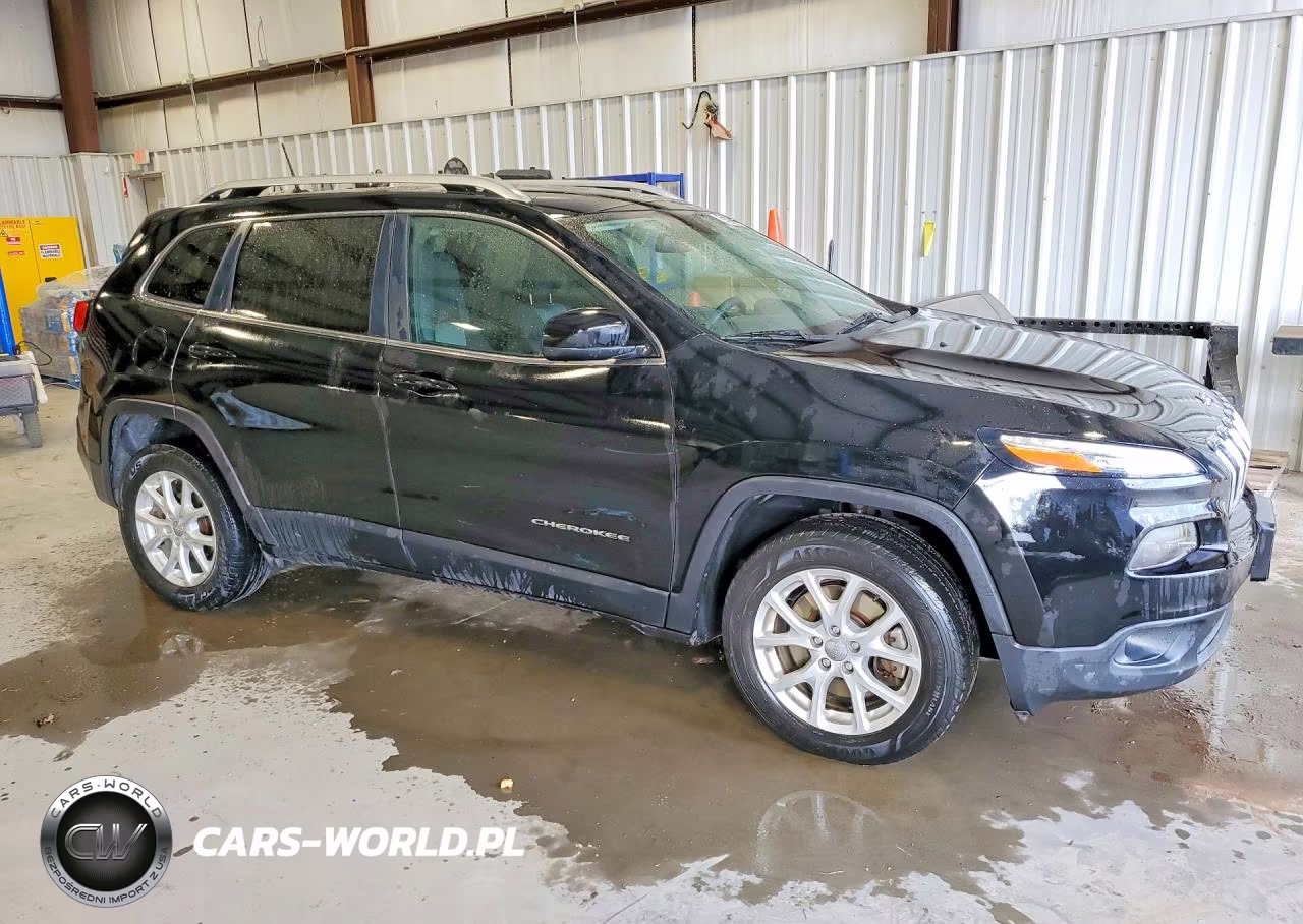 2018 Jeep Cherokee Latitude VIN:1C4PJLCB9JD539737 - 4