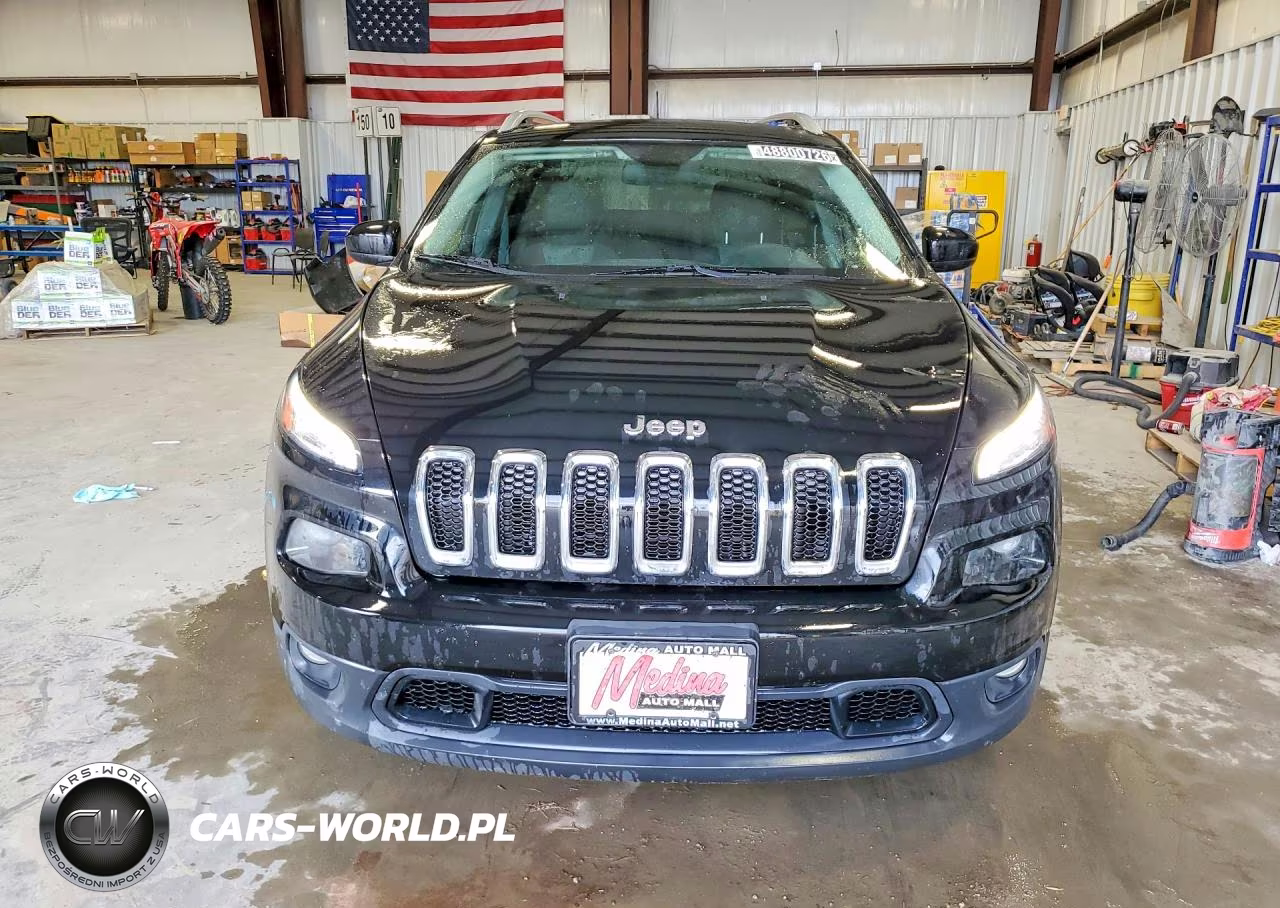 2018 Jeep Cherokee Latitude VIN:1C4PJLCB9JD539737 - 5