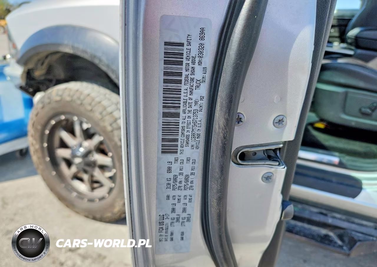 2017 Ram 1500 Sport VIN:1C6RR7MT5HS713753 - 13