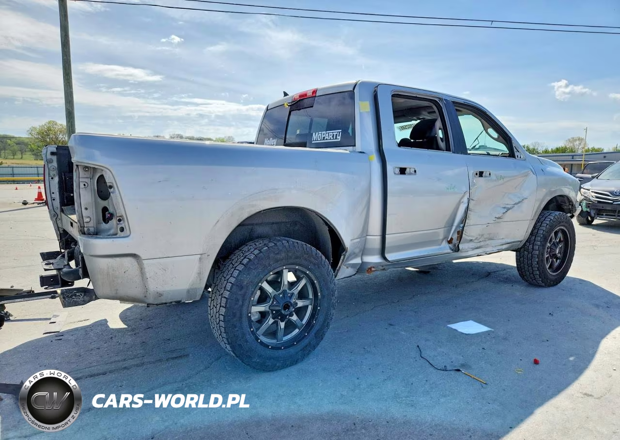 2017 Ram 1500 Sport VIN:1C6RR7MT5HS713753 - 3