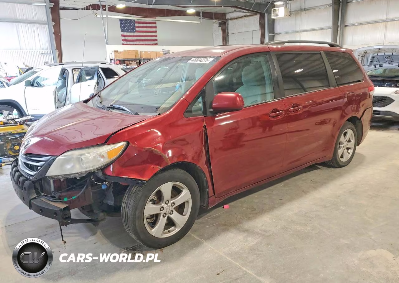 2011 Toyota Sienna Le 8-Passenger