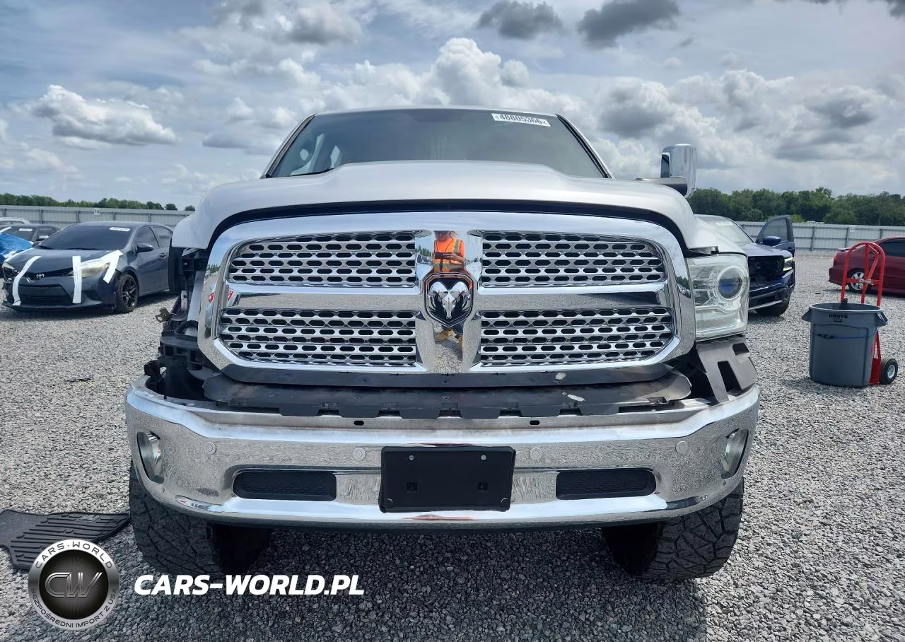2017 Ram 1500 Laramie VIN:1C6RR7NM1HS881798 - 5