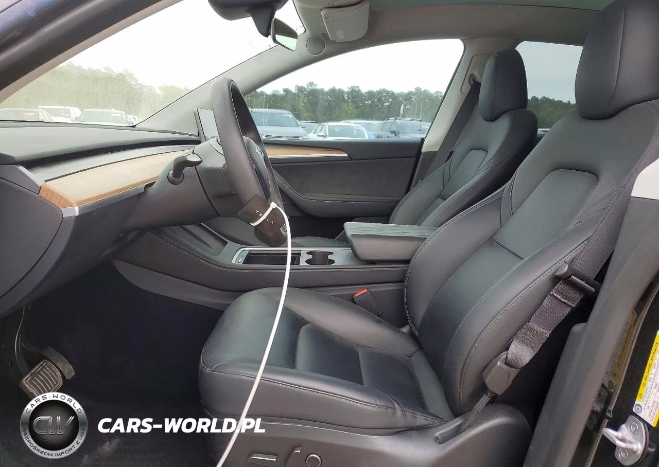 2024 Tesla Model Y VIN:7SAYGDEE0RA221963 - 7