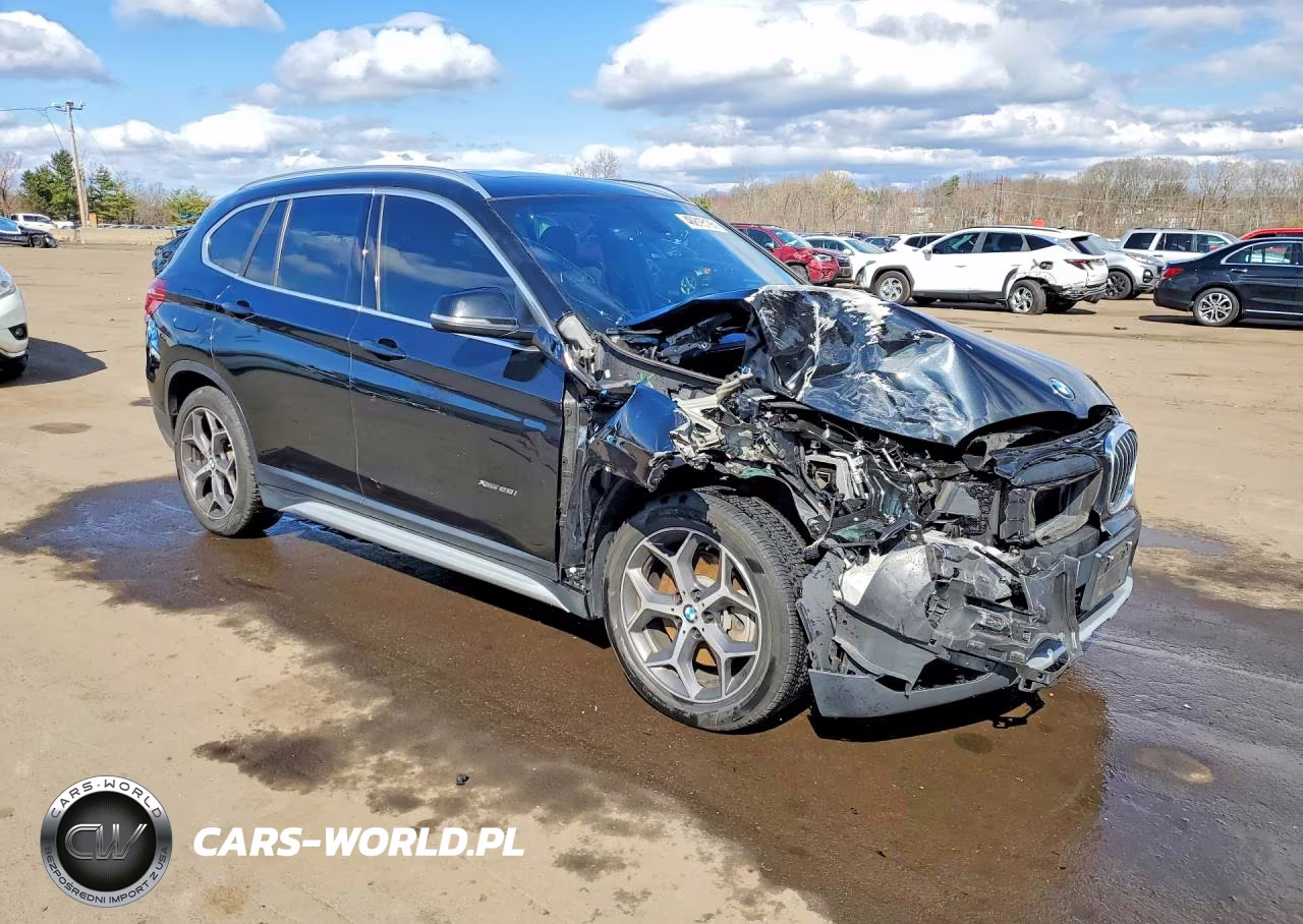 2018 BMW X1 xDrive28I VIN:WBXHT3C38J5L26315 - 4
