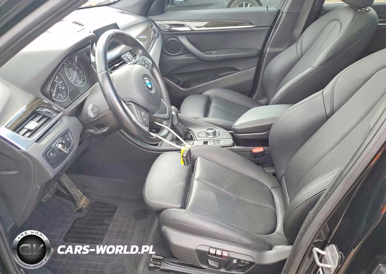 2018 BMW X1 xDrive28I VIN:WBXHT3C38J5L26315 - 7