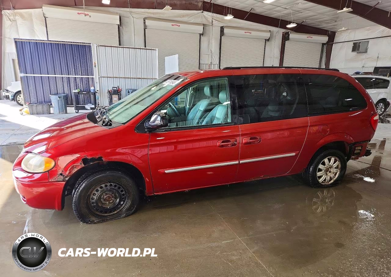 2005 Chrysler Town & Country Touring
