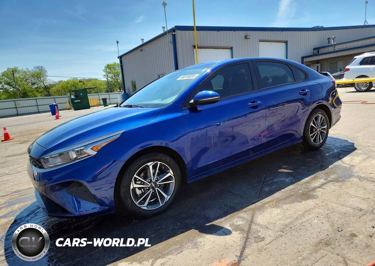 2023 Kia Forte Lxs – zdjęcie 1 z 12