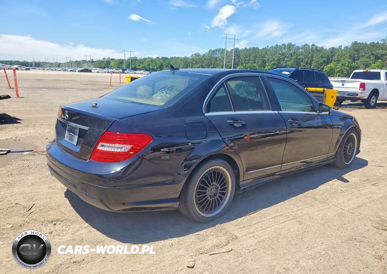 2013 Mercedes-Benz C 250 VIN:WDDGF4HB4DR254005 - 3