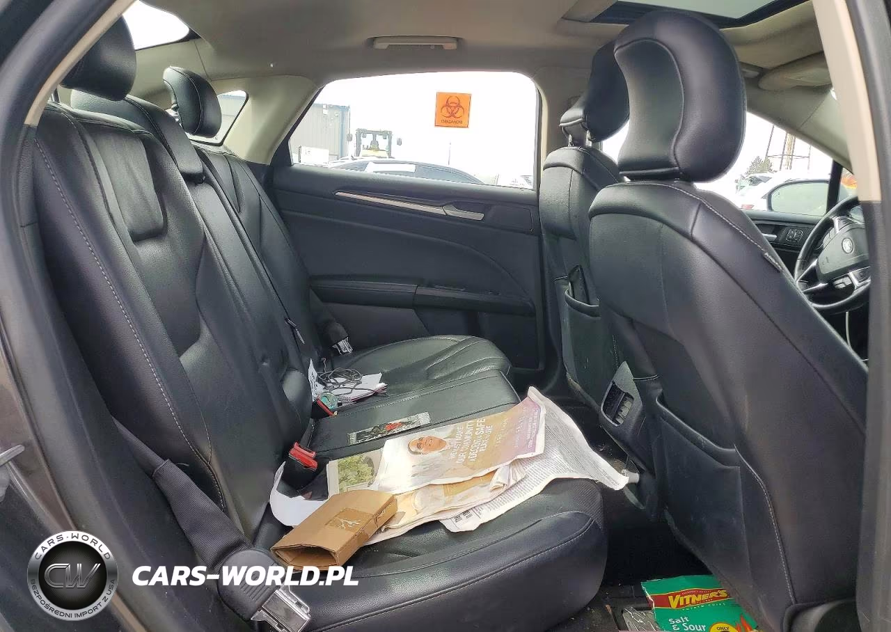 2019 Ford Fusion Titanium VIN:3FA6P0RU0KR163932 - 10