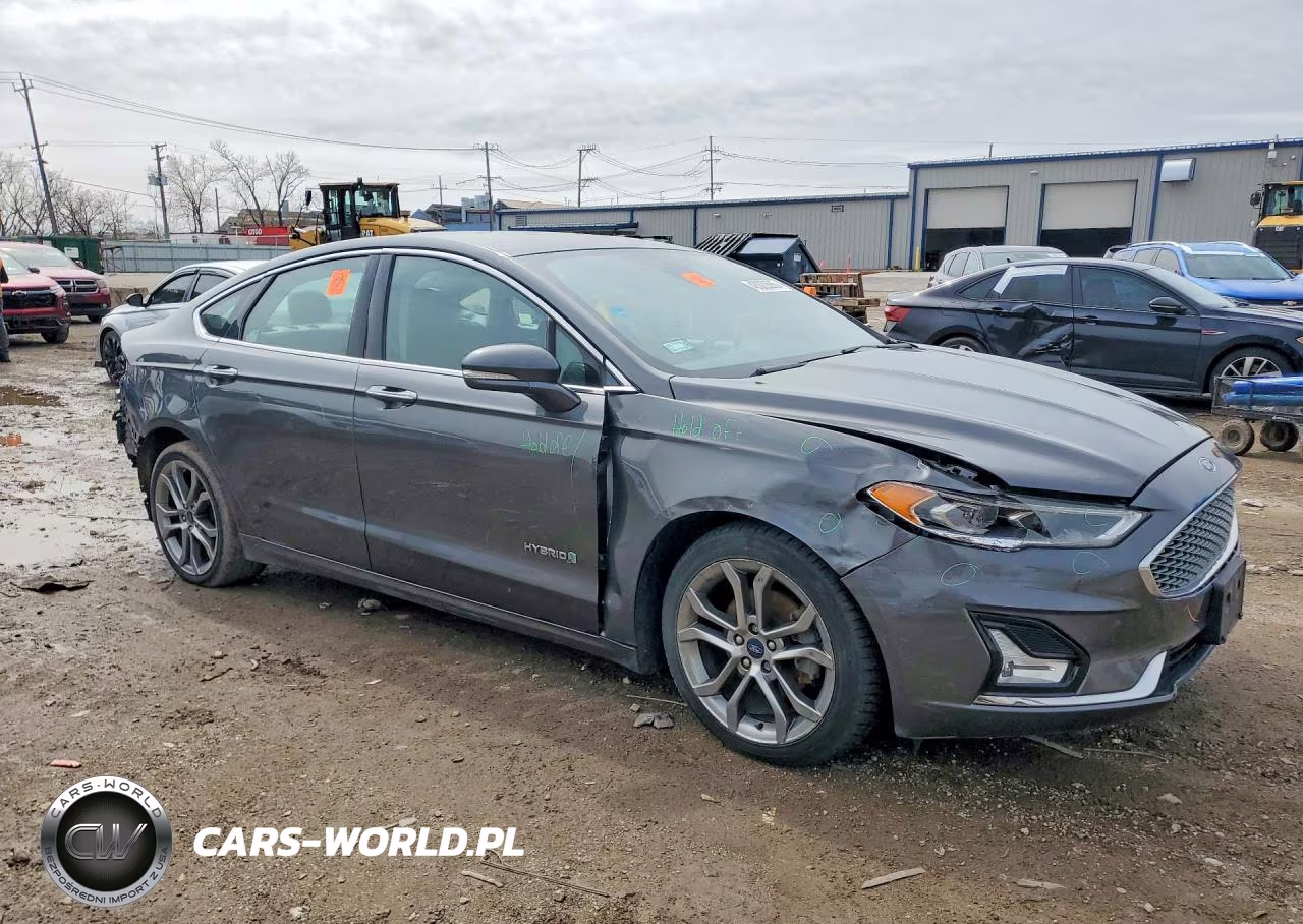 2019 Ford Fusion Titanium VIN:3FA6P0RU0KR163932 - 4