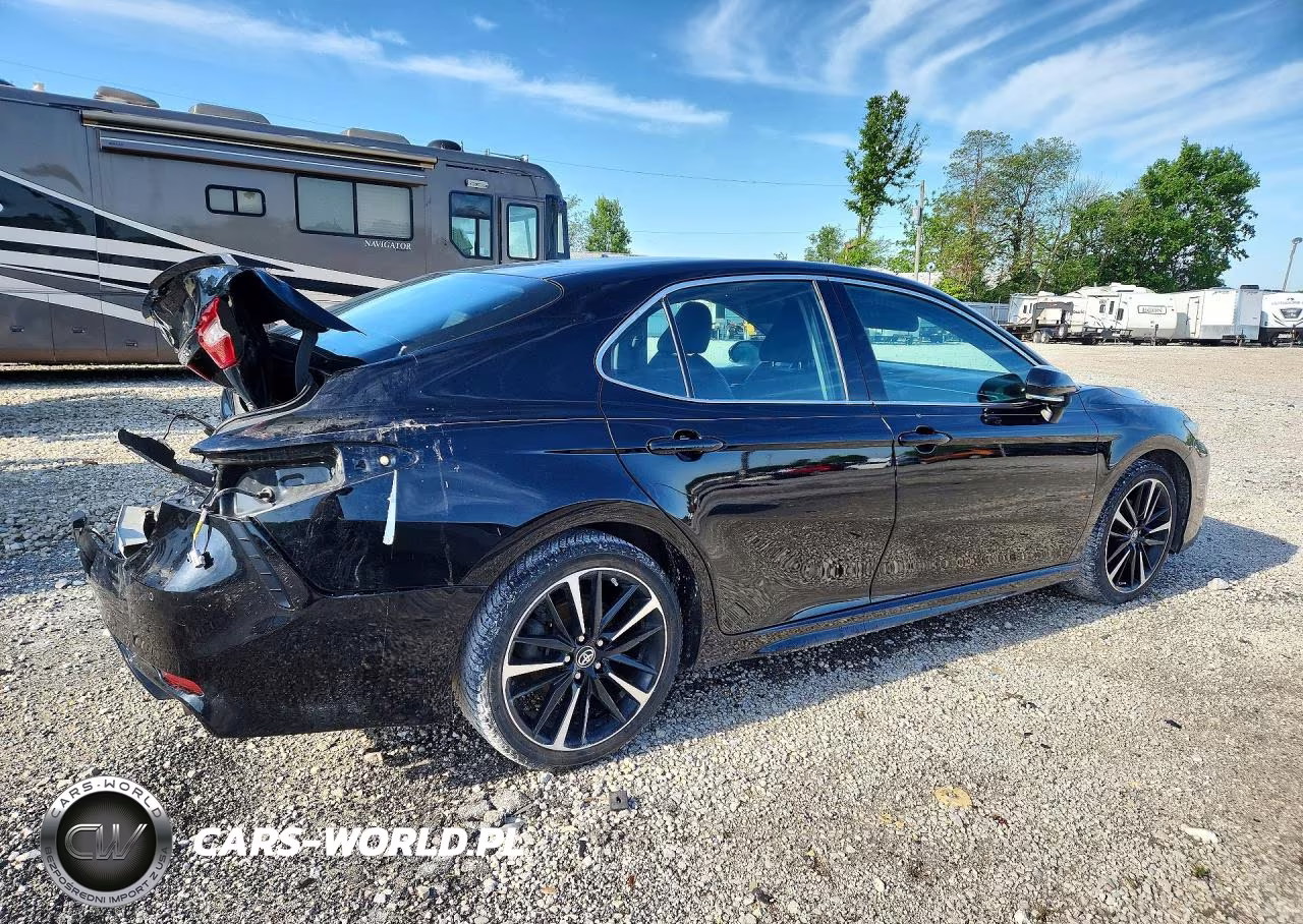 2018 Toyota Camry Xse VIN:4T1B61HK9JU080892 - 3