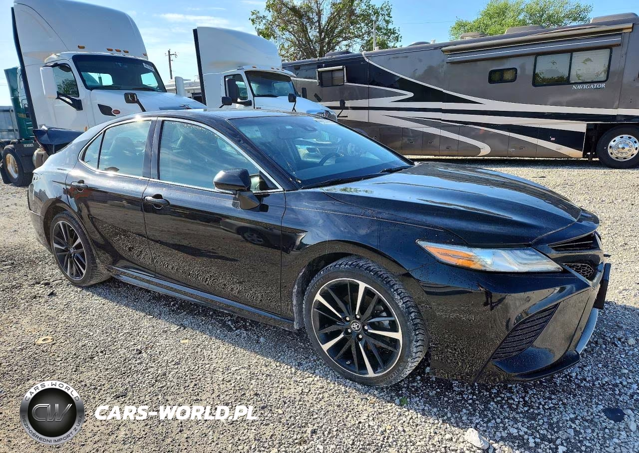 2018 Toyota Camry Xse VIN:4T1B61HK9JU080892 - 4