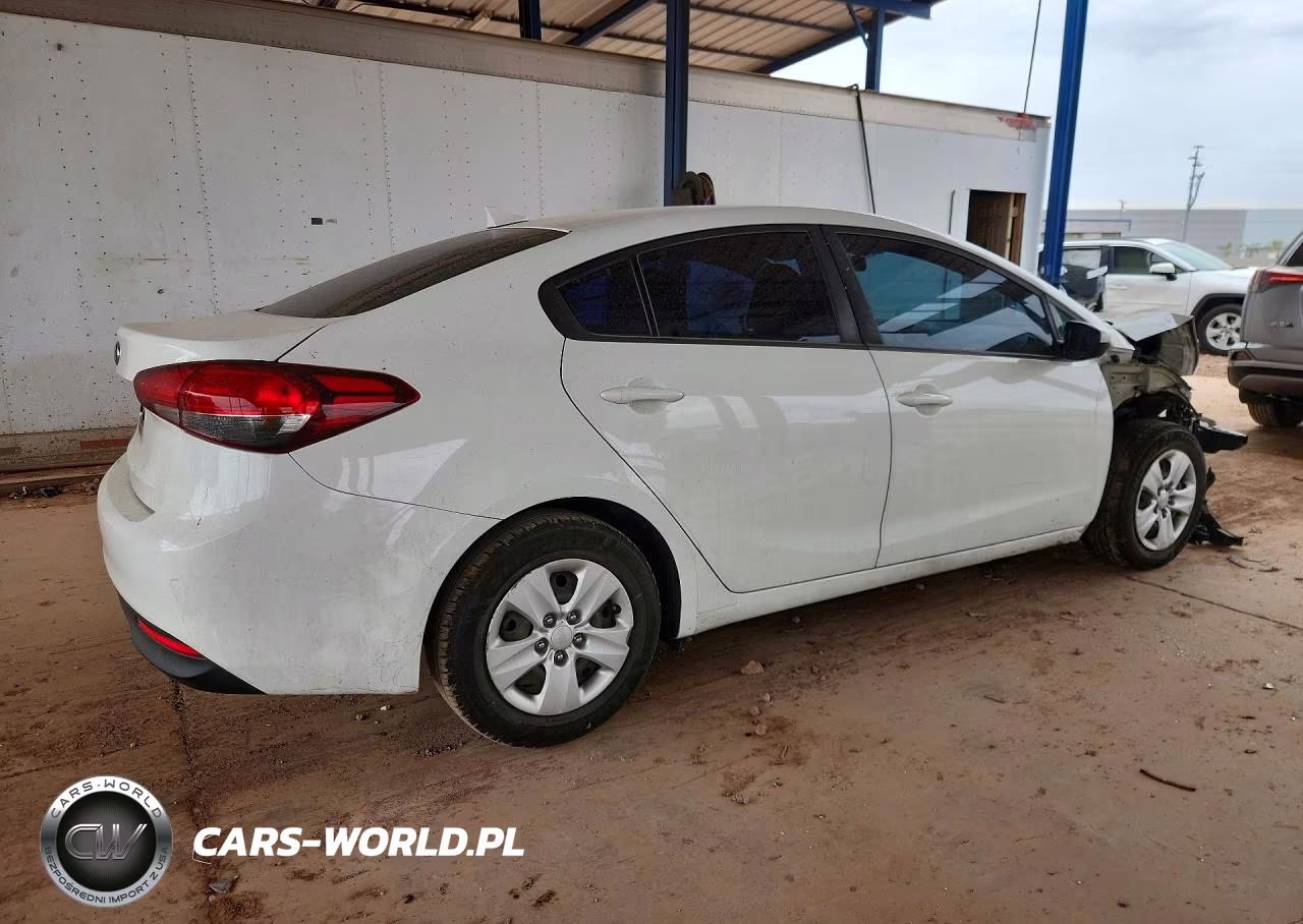 2017 Kia Forte Lx VIN:3KPFK4A7XHE159716 - 3