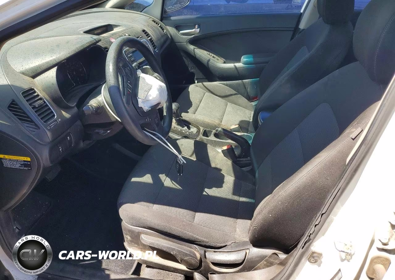2017 Kia Forte Lx VIN:3KPFK4A7XHE159716 - 7