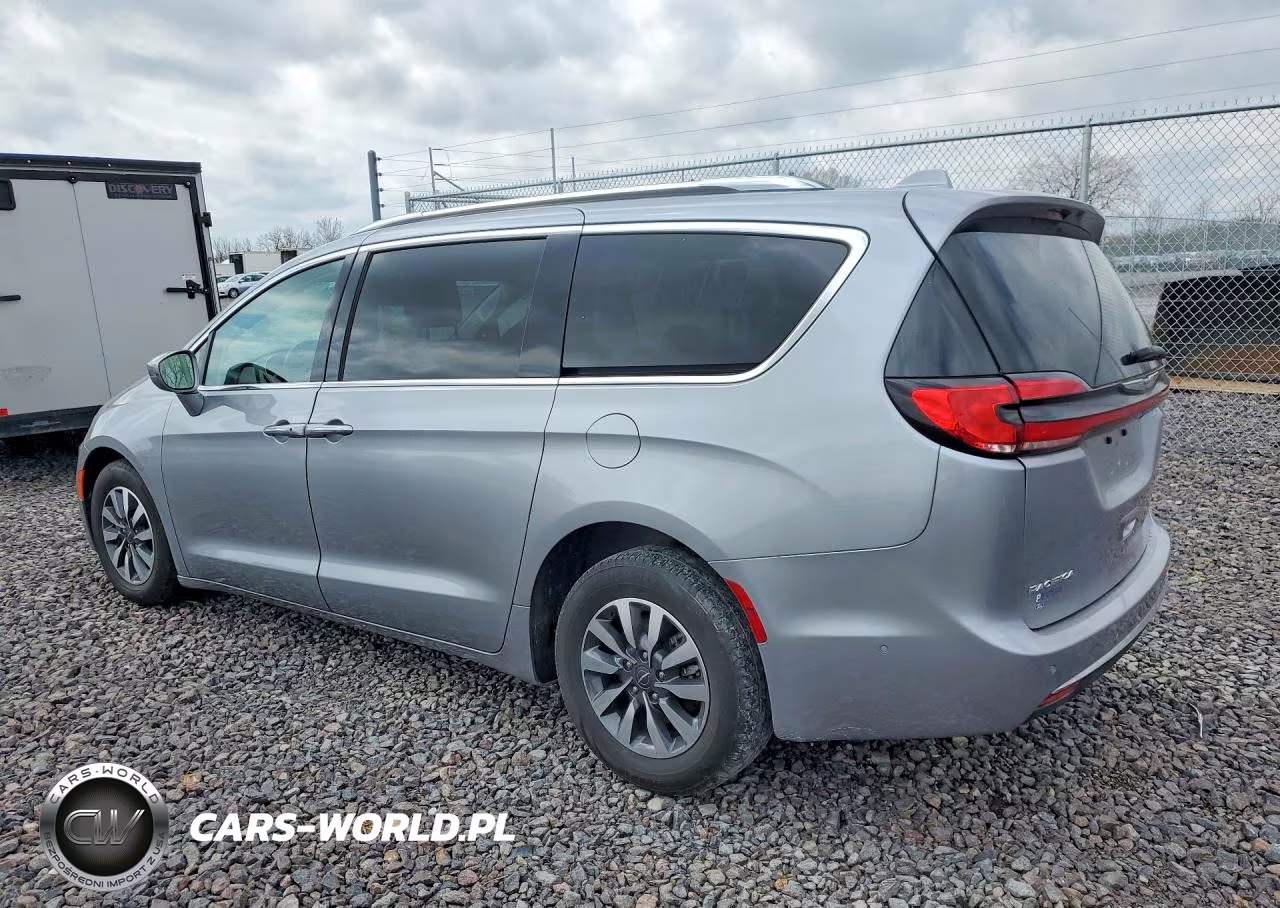 2021 Chrysler Pacifica Touring L VIN:2C4RC1BG4MR527565 - 2