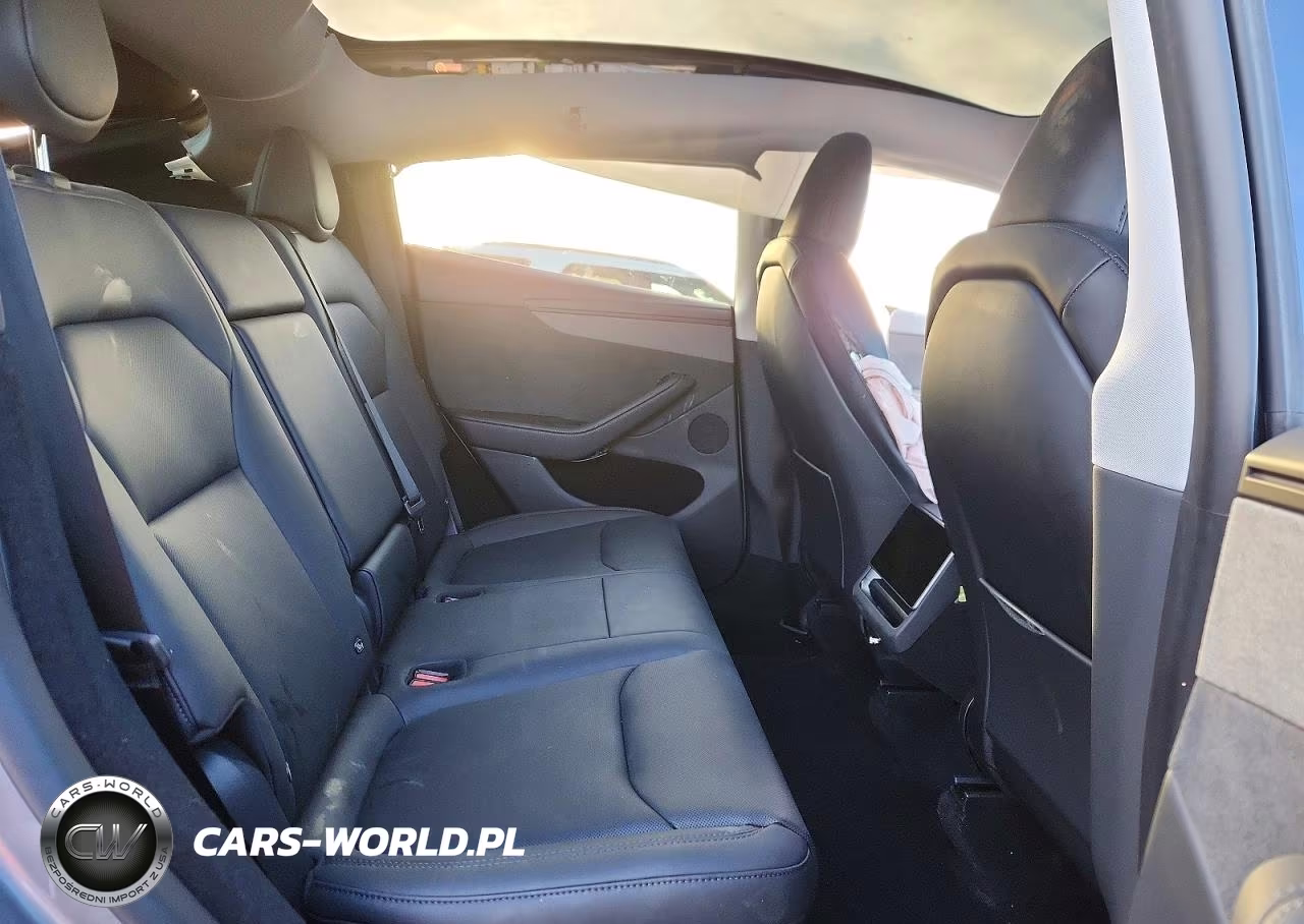 2026 Tesla Model Y VIN:7SAYGDED5TA469141 - 10