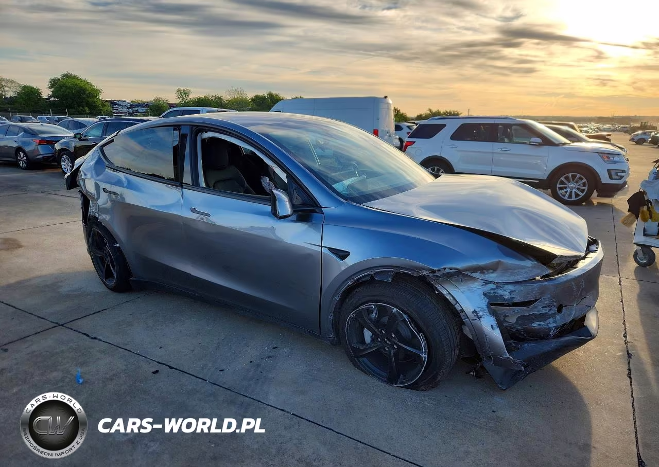 2026 Tesla Model Y VIN:7SAYGDED5TA469141 - 4