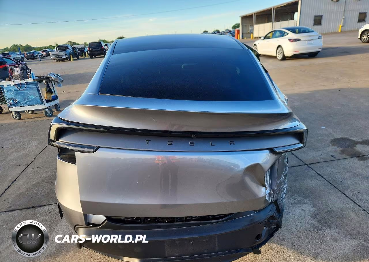 2026 Tesla Model Y VIN:7SAYGDED5TA469141 - 6