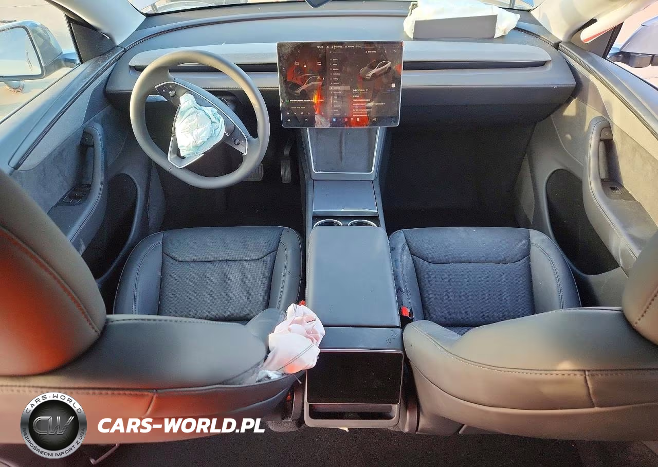 2026 Tesla Model Y VIN:7SAYGDED5TA469141 - 8