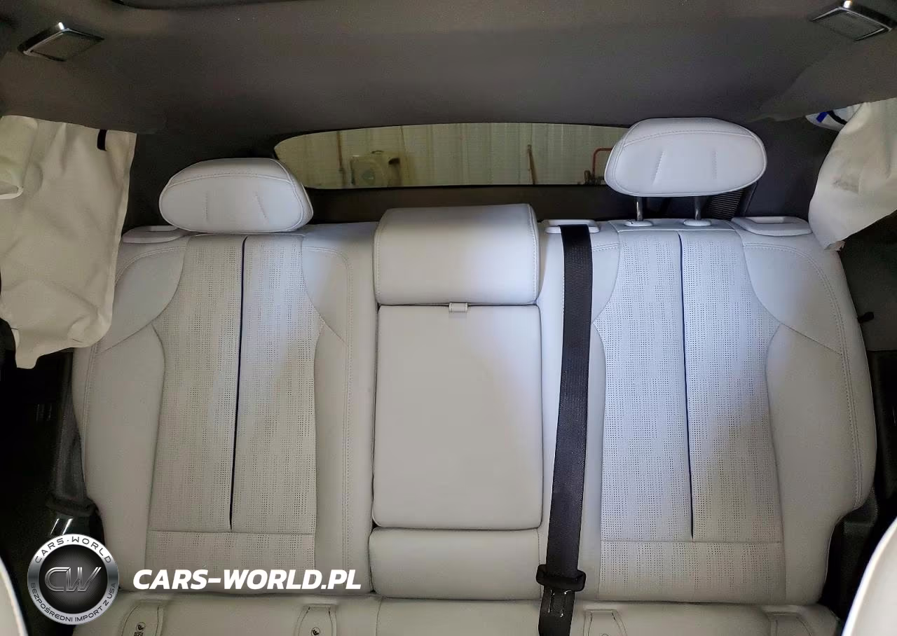 2026 Cadillac Optiq Luxury VIN:3GYK3DM48TS146402 - 10