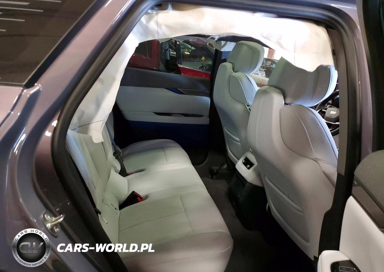 2026 Cadillac Optiq Luxury VIN:3GYK3DM48TS146402 - 11
