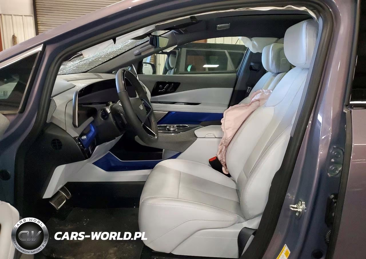 2026 Cadillac Optiq Luxury VIN:3GYK3DM48TS146402 - 7