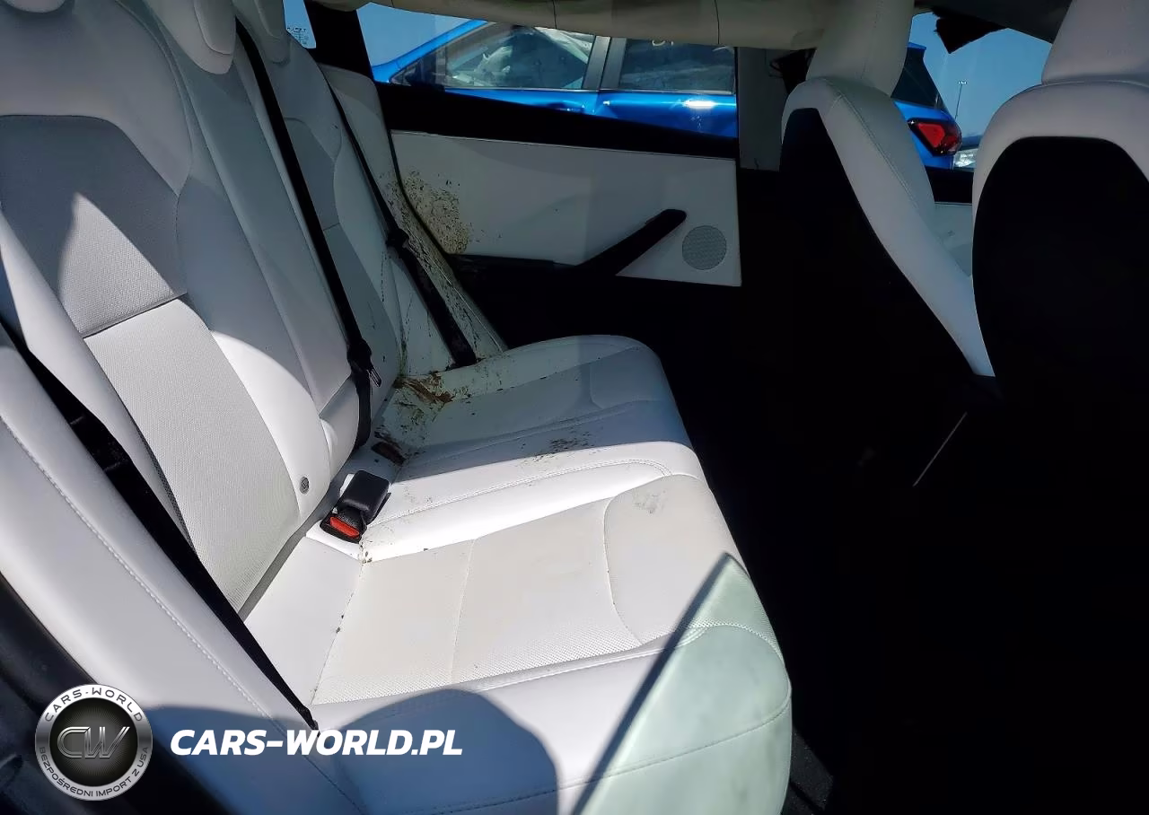 2025 Tesla Model 3 VIN:5YJ3E1EA3SF048585 - 10