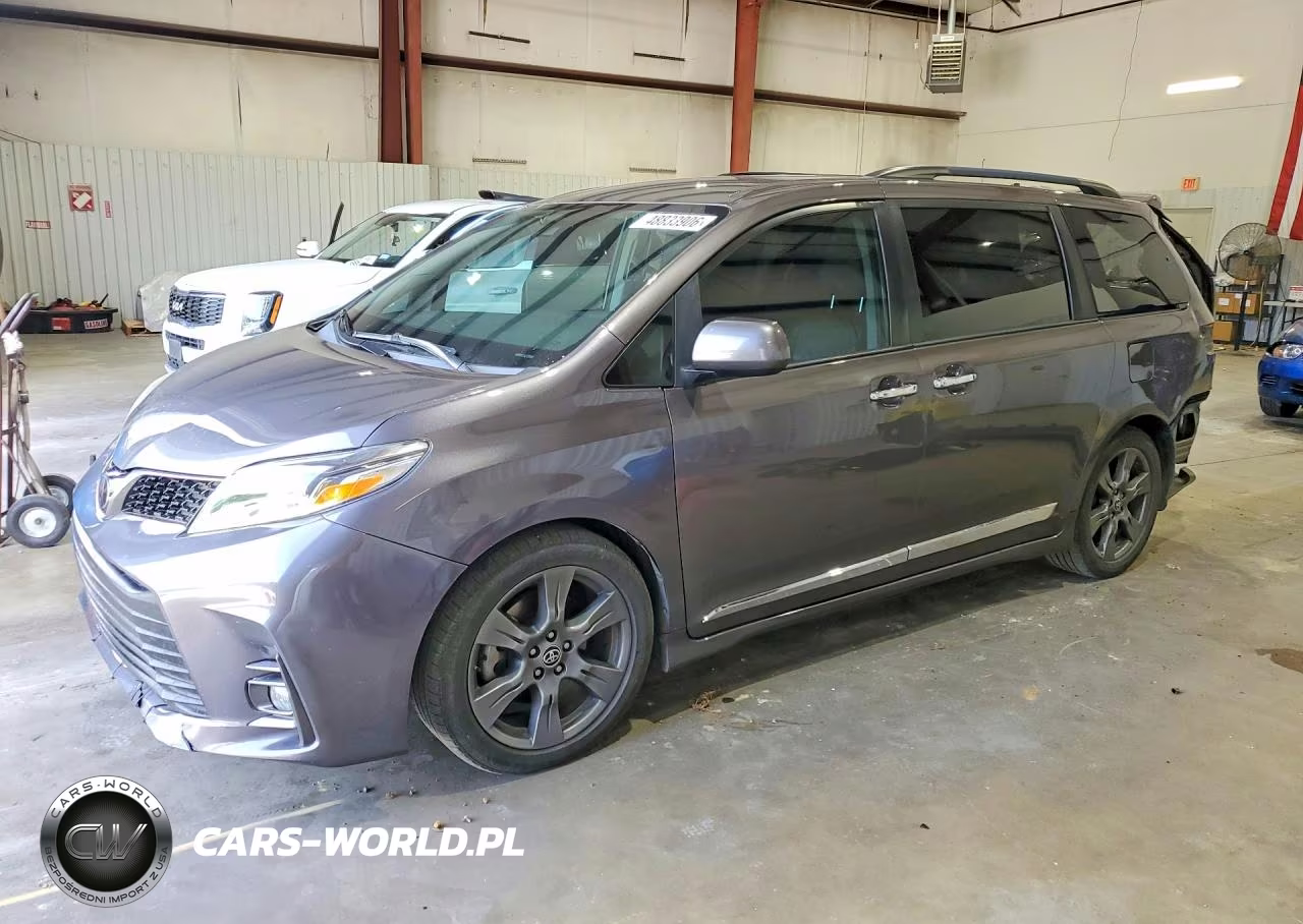 2020 Toyota Sienna Se 8-Passenger