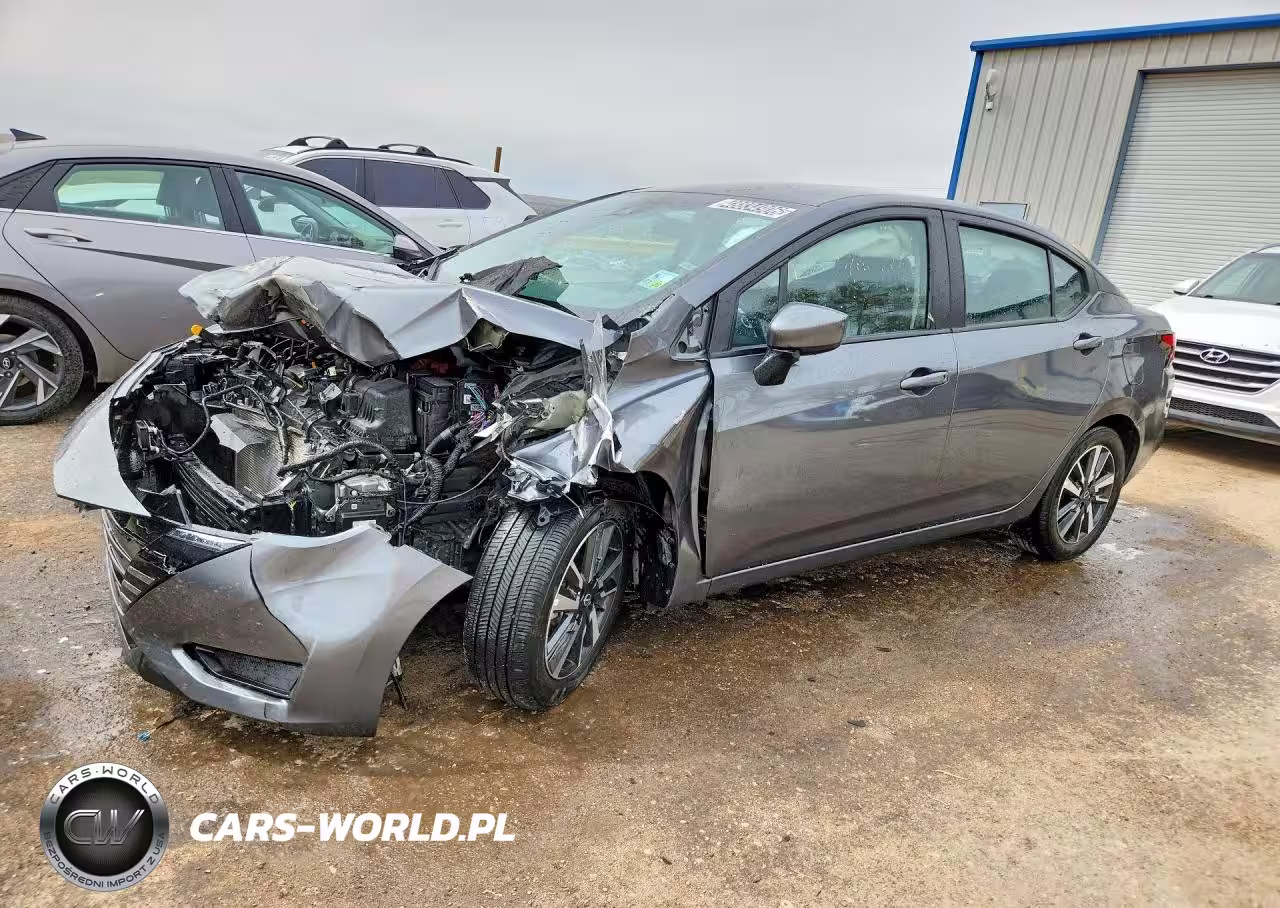 2025 Nissan Versa Sv