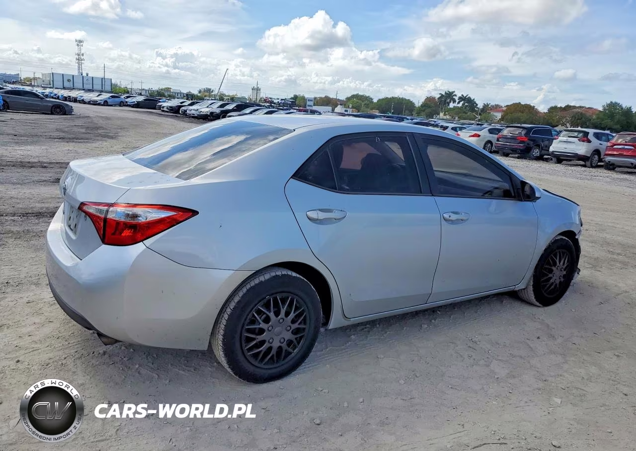 2015 Toyota Corolla L VIN:2T1BURHE7FC271864 - 3