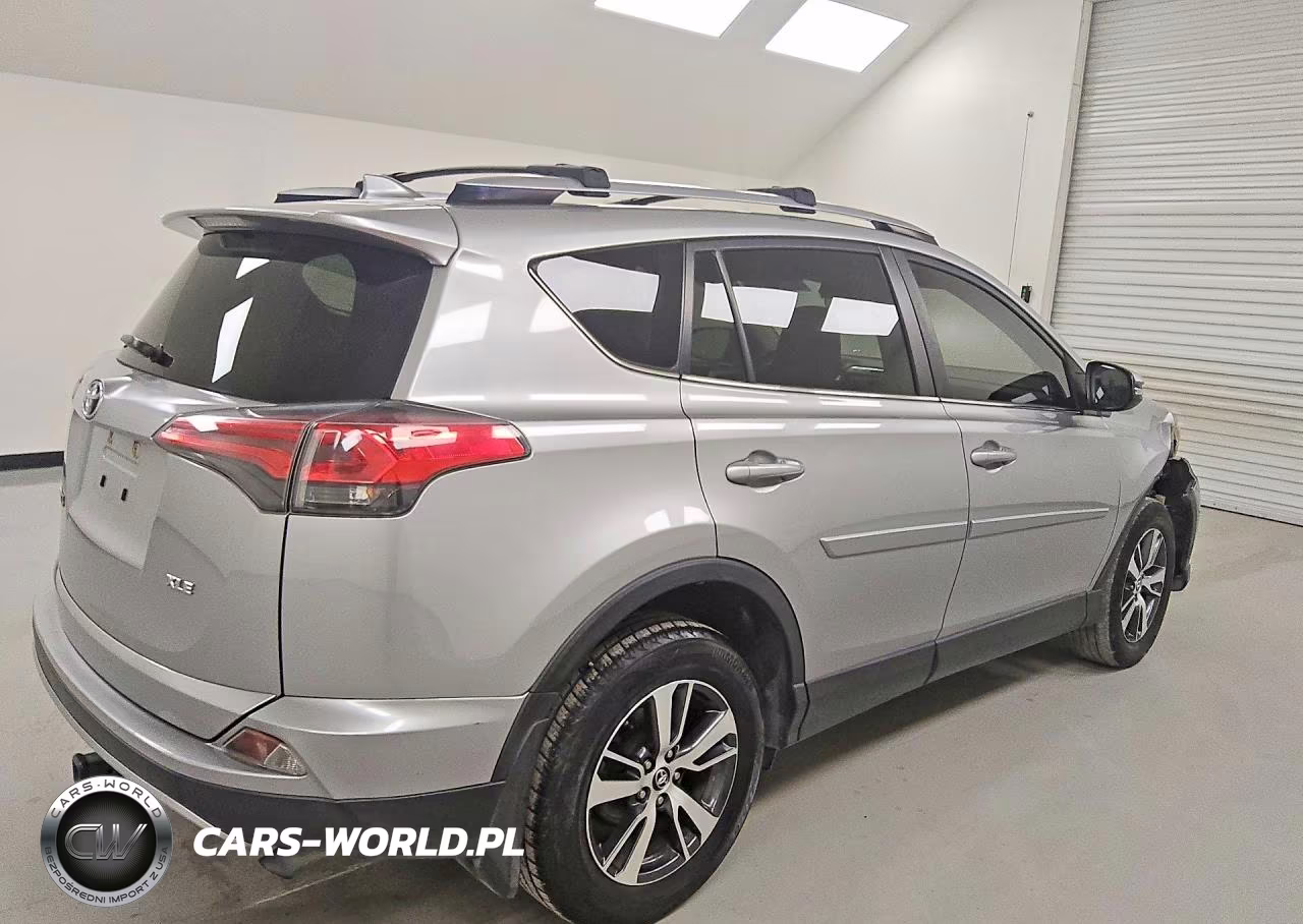 2018 Toyota Rav4 Xle VIN:JTMWFREV9JJ164277 - 3